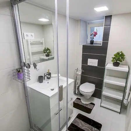 Premium By Hi5 - Szent Istvan 9 *