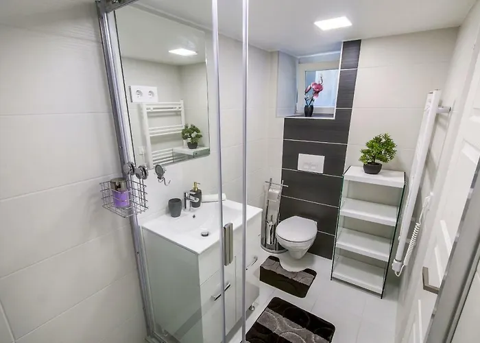 Premium By Hi5 - Szent Istvan 9 *