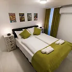 Premium By Hi5 - Szent Istvan 9 *